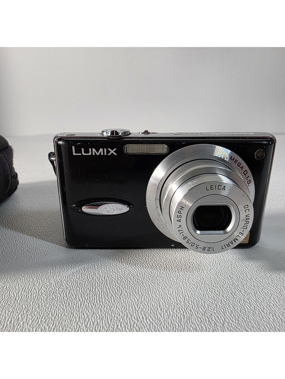 Panasonic Digital Camera  Lumix DMC-FX8 5.0MP W/Battery SD Case Tested